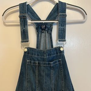 Gap denim straight leg cropped overalls, size large